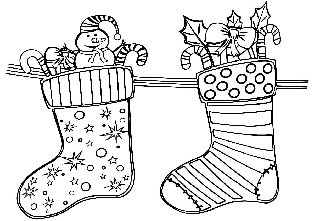 Раскраска Рождественские носки со сладостями